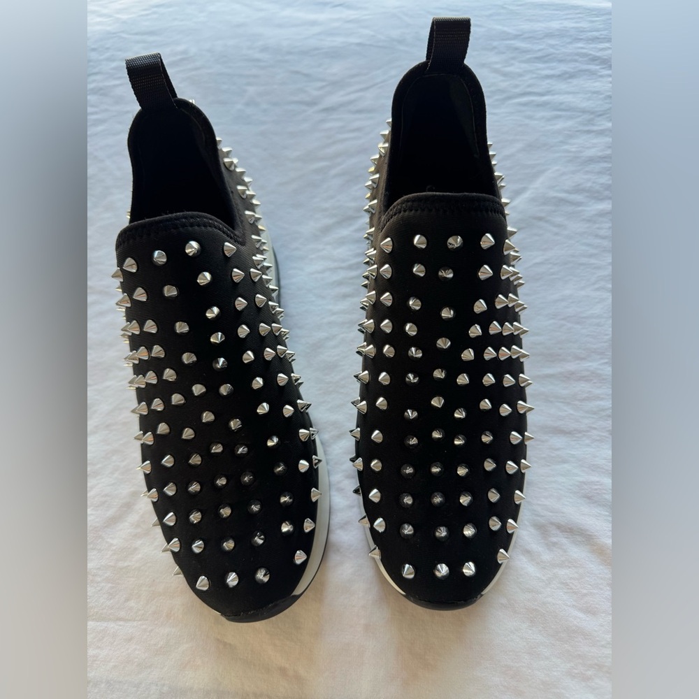 Gianni Bini NWOT Ladies Nylon Black Studded Spike Wedge Slip-On Sneakers SZ 7 - Picture 2 of 4